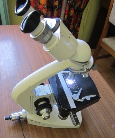 mikroskop MB-30 z oświetlaczem LED 3W